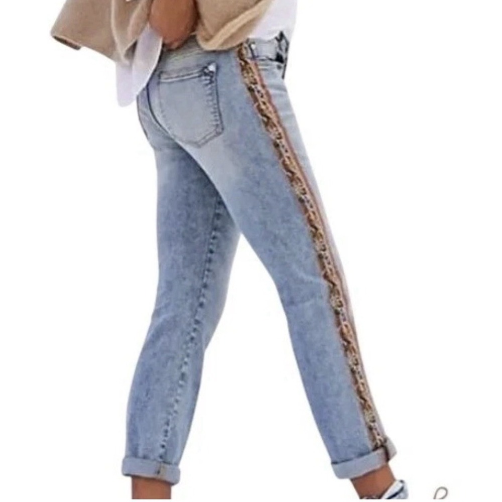 Anthropologie Pilcro Boyfriend Slim Camo Side Trim Size 30 Slim Denim Blue Jeans